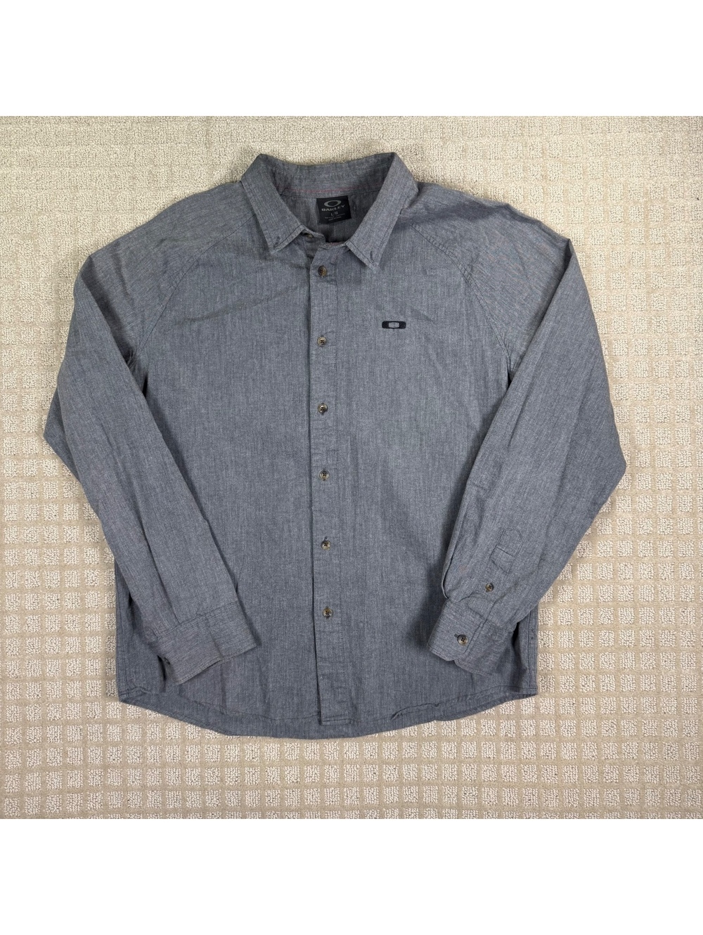 Oakley gray long sleeve button-up shirt L